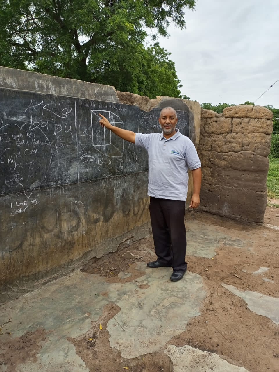 Alex Mould in mother’s hometown, Ejuratia: “It is soo peaceful here”